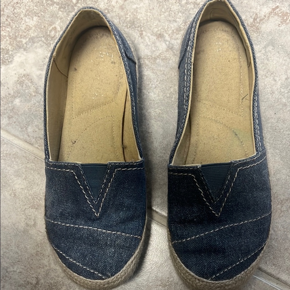 Fresh Navy Blue Espadrilles with Denim Fabric and Slip-On Design